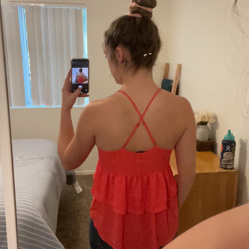 💛 Tildon Ruffle Tank - Picture 2 of 4